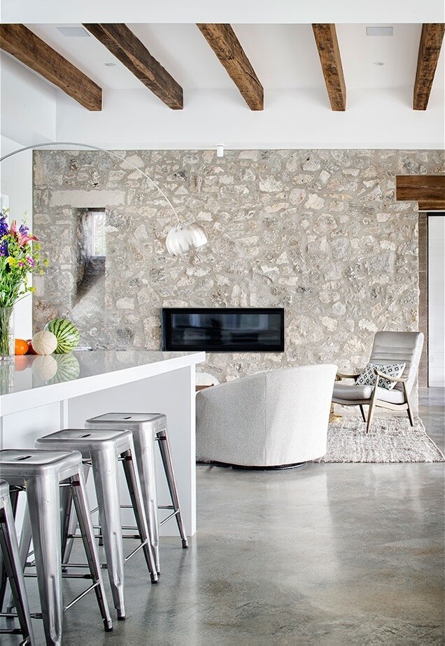 Farmhouse - family home designed by Shiflet Group Architects in West Austin, Texas
