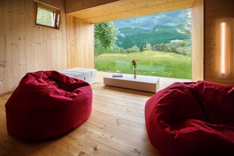 Old barn transformed into a meditative retreat in the mountains (12)