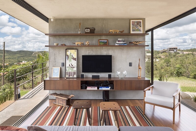 Reinforced concrete house with wide open spaces (14)