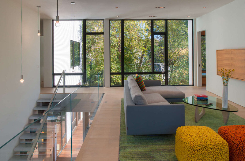 Energy-Efficient Prefab House Built in Just Two Days (18)