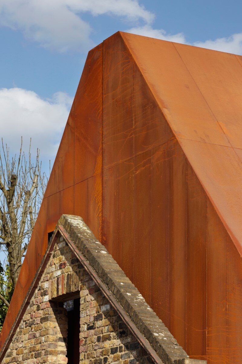 Kew House - family home formed of two sculptural volumes of weathering steel (4)