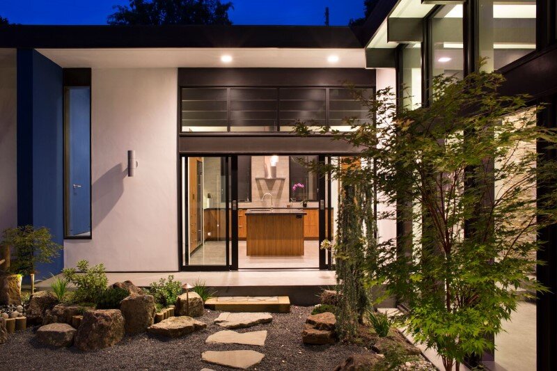 Modern Atrium House - energy efficient new home by Klopf Architecture (4)