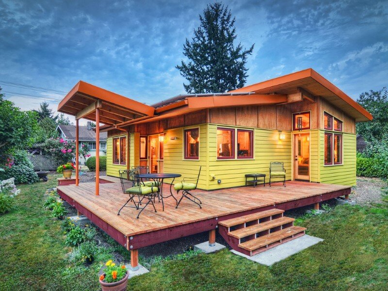 Sustainable-hybrid-timber-frame-mini-home-with-playful-design-1