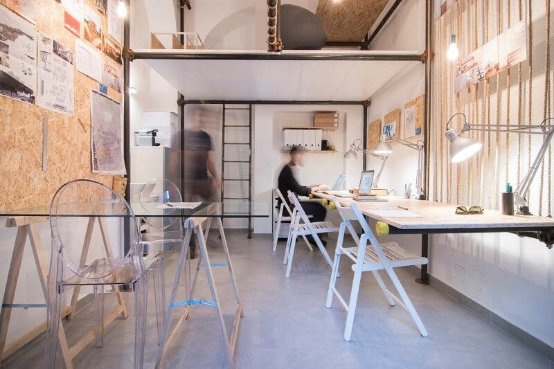 Small Apartment Atelier: A Creative Oasis in a Compact Space