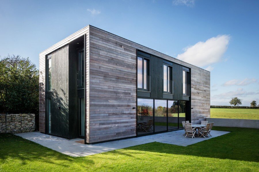 Flat-Packed Panels Home in the Countryside Near Oxford, England 1