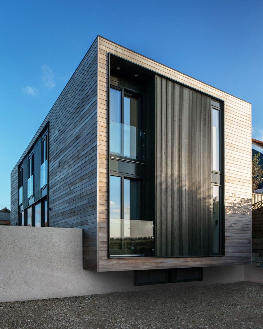 Flat-Packed Panels Home in the Countryside Near Oxford, England 4