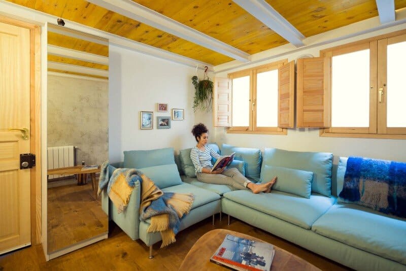 Custom House for the Lifestyle of a Young Couple (25)