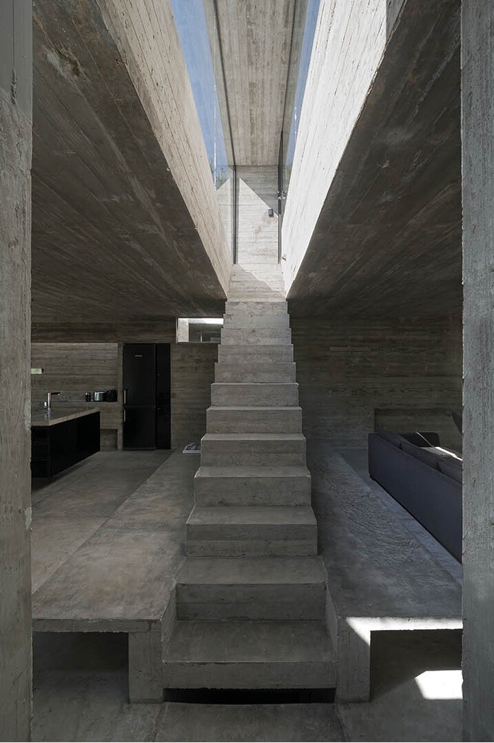 Concrete Holiday Retreat in Argentina by Luciano Kruk (14)