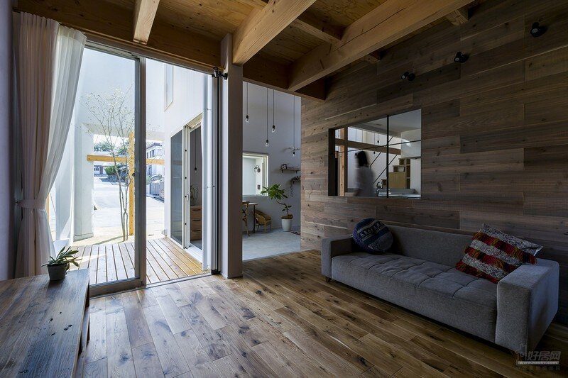 Uji House by ALTS Design Office (12)