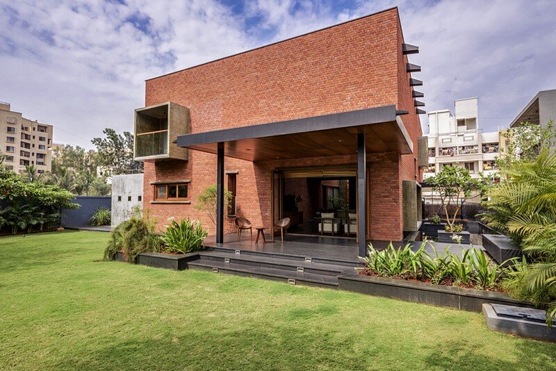 Pune Brick House – Intimate Retreat in the Urban Environment