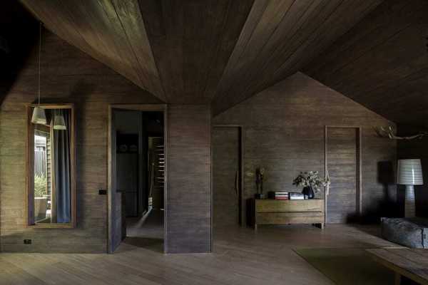 Hardwood House / Adam Kane Architects