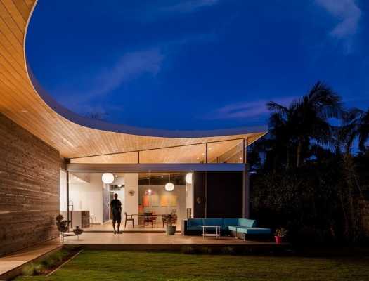 California Coastal Home with an Original and Bold Curvilinear Roof