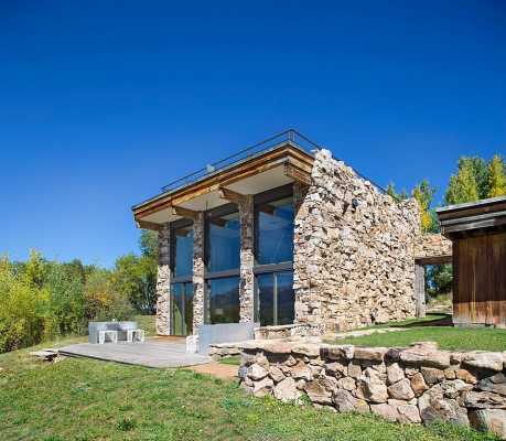 Barn Studio in Aspen, Colorado / Rowland + Broughton