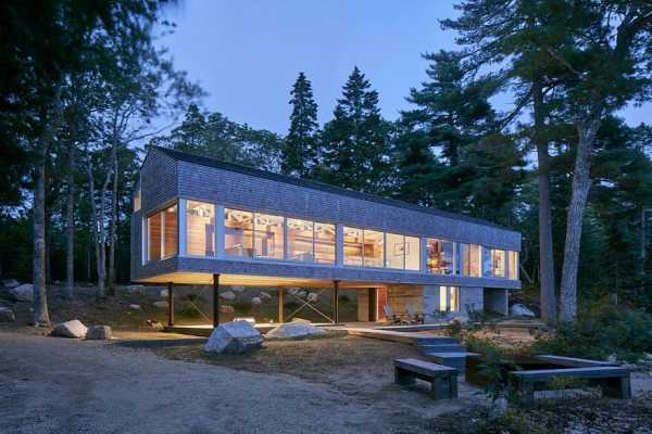 Mirror Point Cottage / MacKay-Lyons Sweetapple Architects