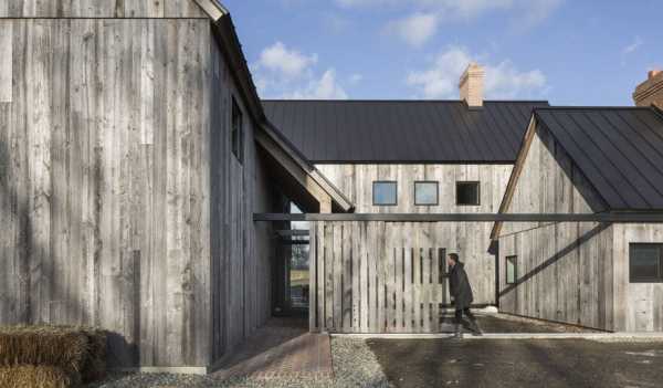 This Barn-Inspired Home Expresses Typical Farmhouse Elements in New Ways