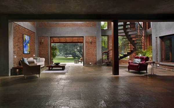 Indian Brick House with an Architectural Design Influenced by a Mango Trees Plantation