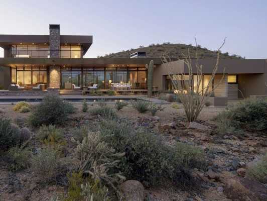 Winter Retreat Located in the Arid Desert of Scottsdale, Arizona