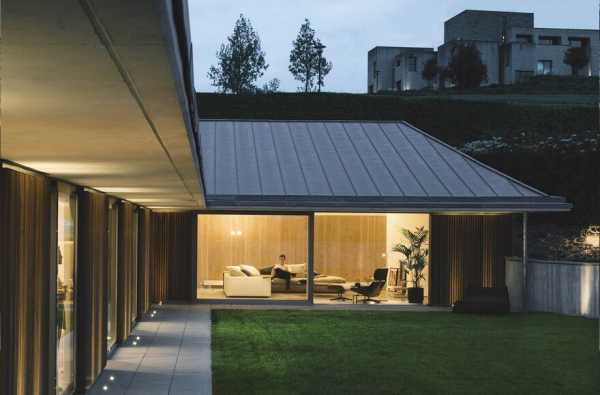 Introverted House – Isolation and Privacy are the Ingredients of this Residential Project