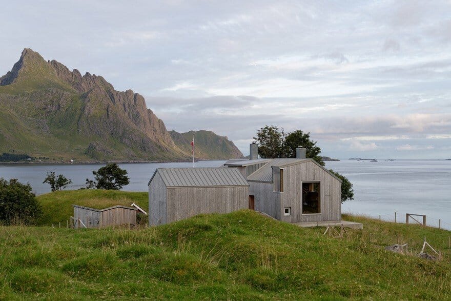 traditional-northern-norwegian-house-by-carl-viggo-h-lmebakk