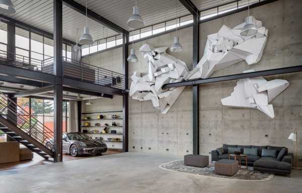 Contemporary Industrial House Features an Expressive Interior of Raw Steel