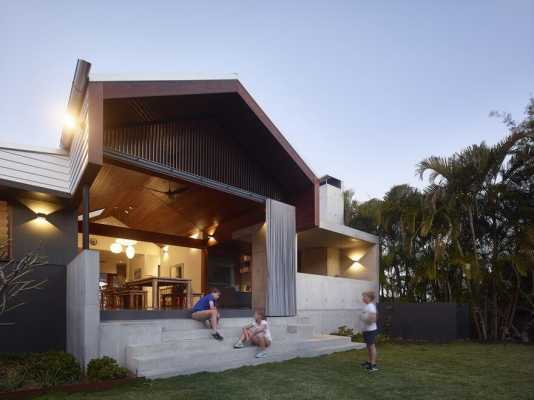 Dover House by Shaun Lockyer Architects