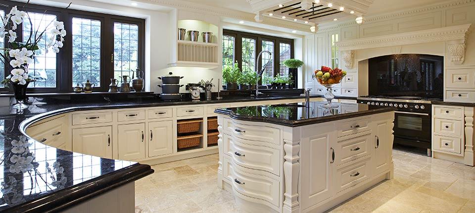 Classical kitchen with modern design integrated in a 