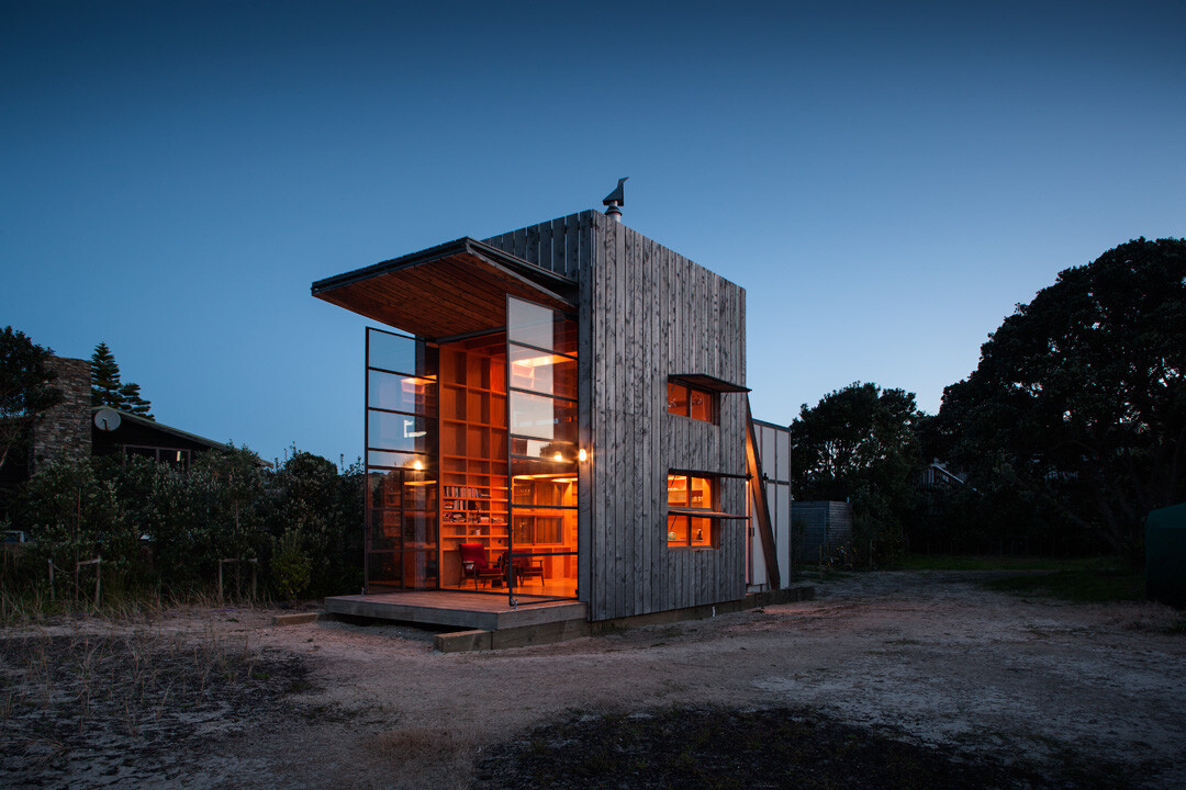 hut on sleds, holiday retreat in coromandel beach by