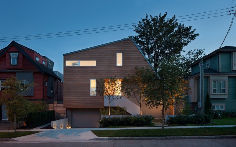 East Van House in Vancouver with an Asymmetric Geometry