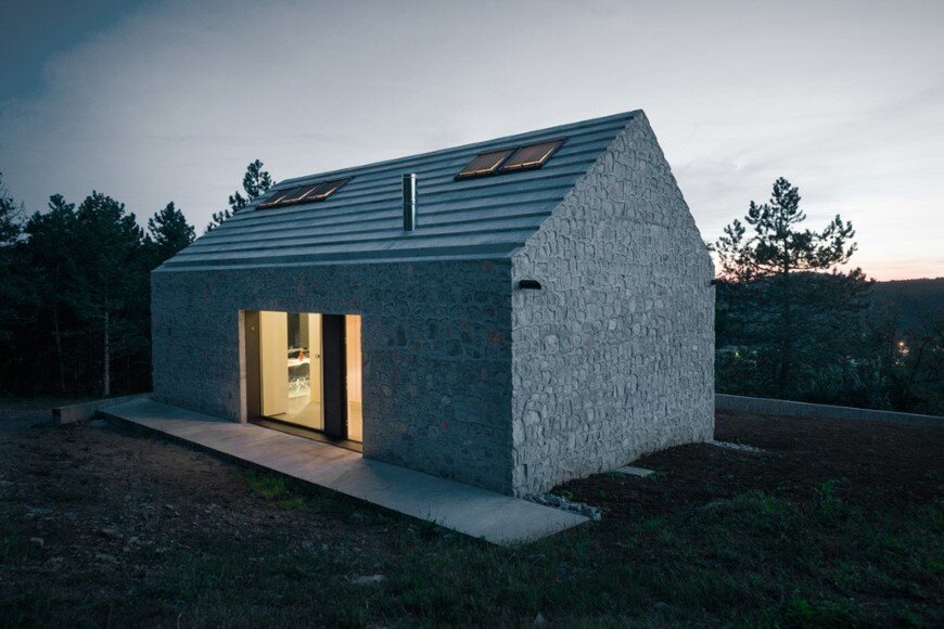 Compact Karst House: Redefinition of a Traditional Stony House