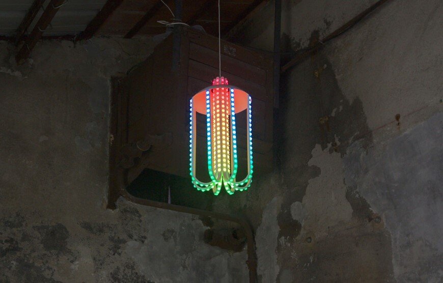 Dotted Lamp tell us the story of light, colours and reflection