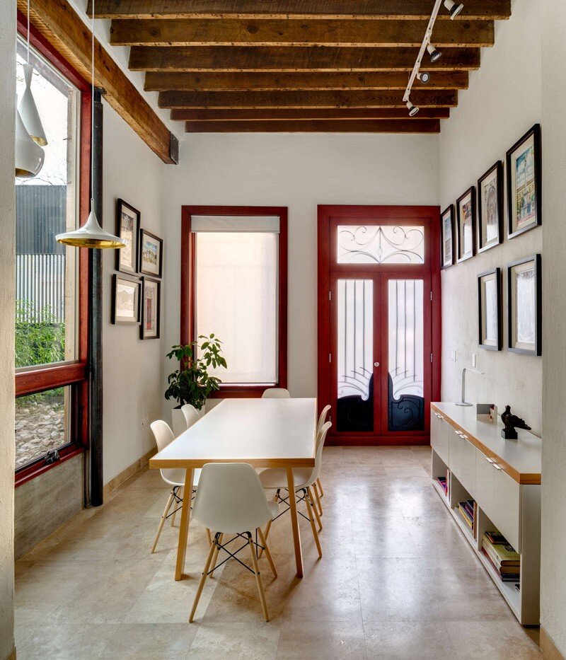 Old building transformed into a contemporary residence - Chihuahua, Mexico (8)