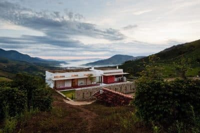 Dom Viçoso House / Brasil Arquitectura