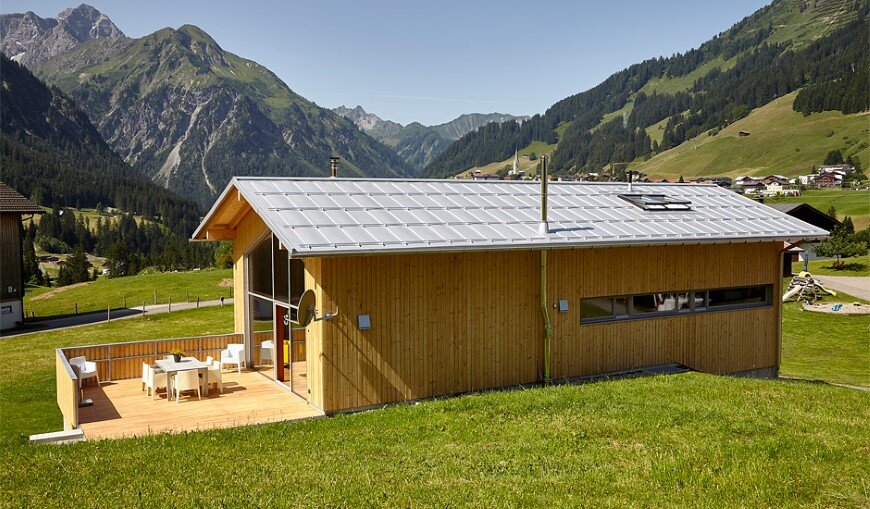 Holiday house Bergraum modern interpretation of the traditional barn (1)