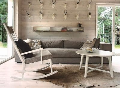 Hunting House Designed for a Hunter’s Family Leisure Time