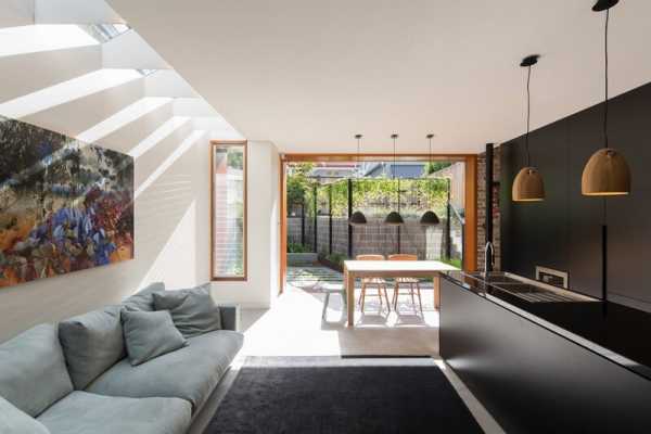 Down Size Up Size House / Carter Williamson Architects