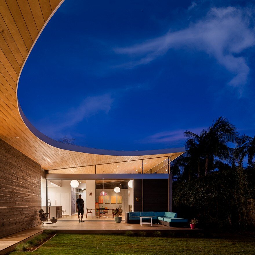 California Coastal Home with an Original and Bold Curvilinear Roof 20