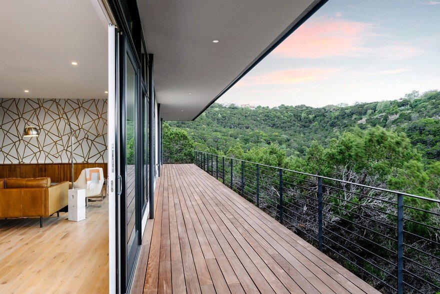 This Classic Single Story House Provides Some of the Most Stunning Views of Texas 8