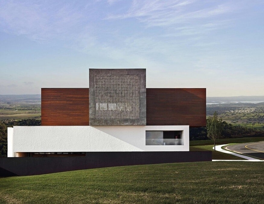 Studio Guilherme Torres, Cubist House