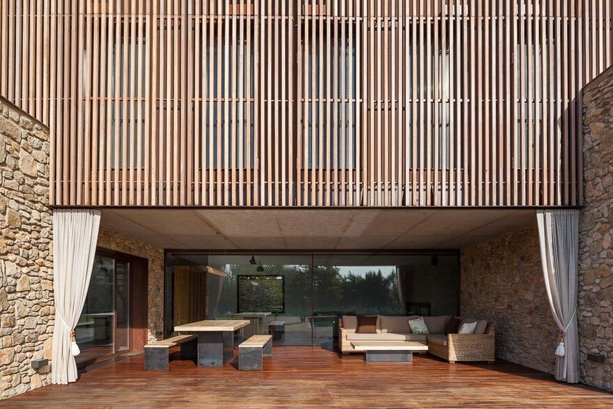 New Catalan House Inspired by the Old Farm Buildings 3