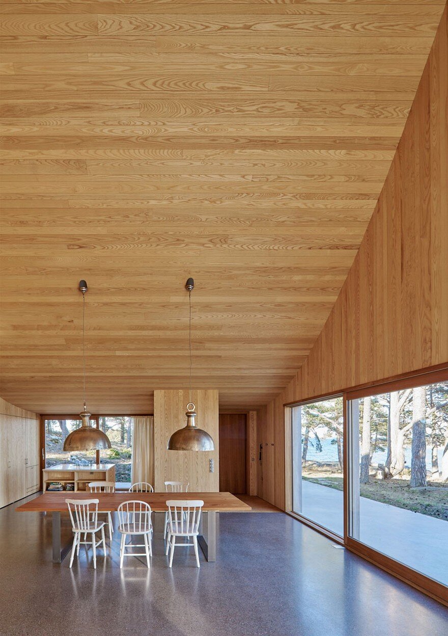 This Scandinavian Wooden House Has a Tent-Like Roof Over a Generous Interior Space 10