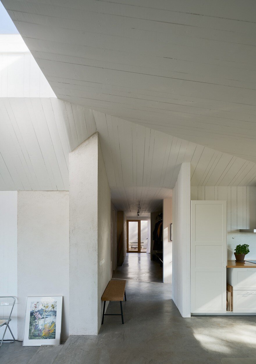 Concrete Spine House Overlooking the Stockholm Archipelago 4
