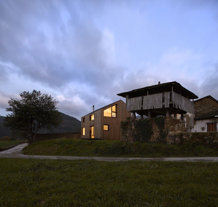 Modern Modular House Assembled in a Factory and Installed in Asturias, Spain