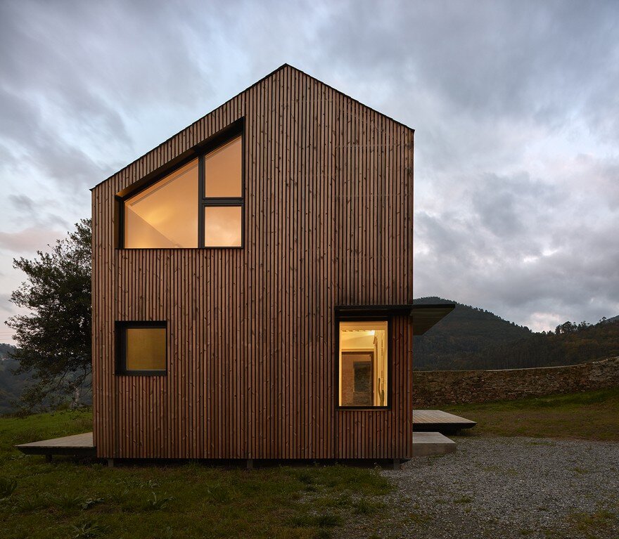 Modern Modular House Assembled in a Factory and Installed in Asturias, Spain 11