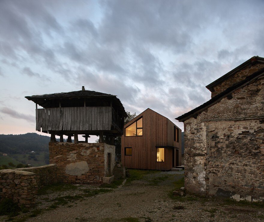 Modern Modular House Assembled in a Factory and Installed in Asturias, Spain 12