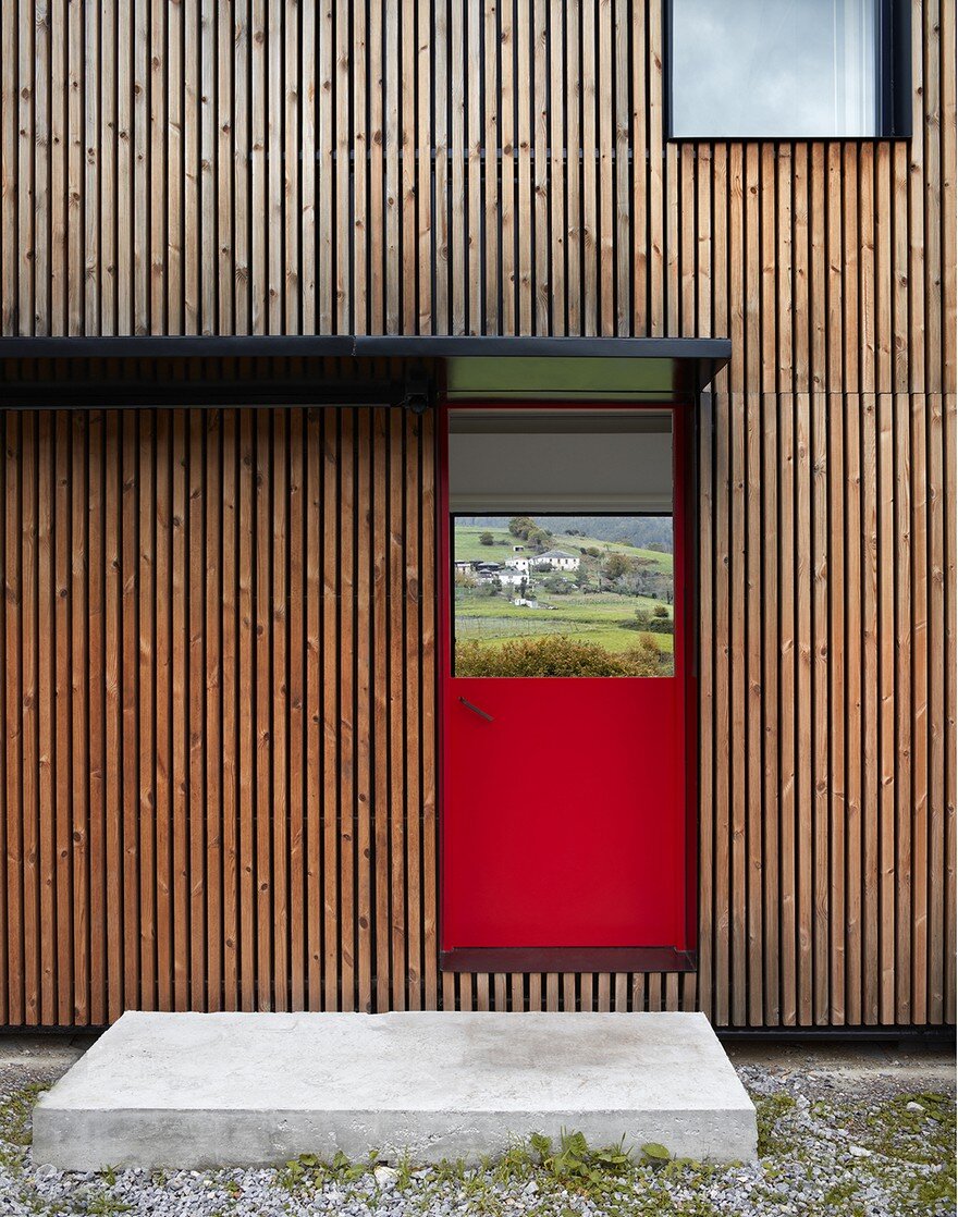 Modern Modular House Assembled in a Factory and Installed in Asturias, Spain 10