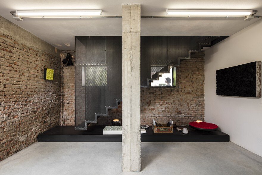 A 1960s Brick Barn Turned into a Beautiful Live and Work Space for an Artist 4