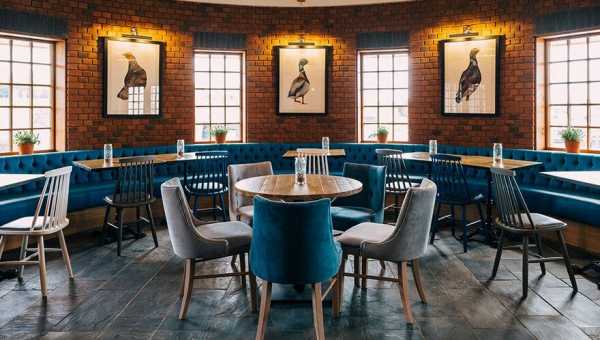 Aston Marina Restaurant / Faber Design