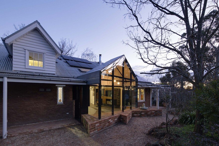 Modern Glass Extension Upgrading Mud Brick House in Victoria 18