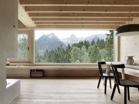 Mountain Vacation House in Austria / Innauer-Matt Architekten