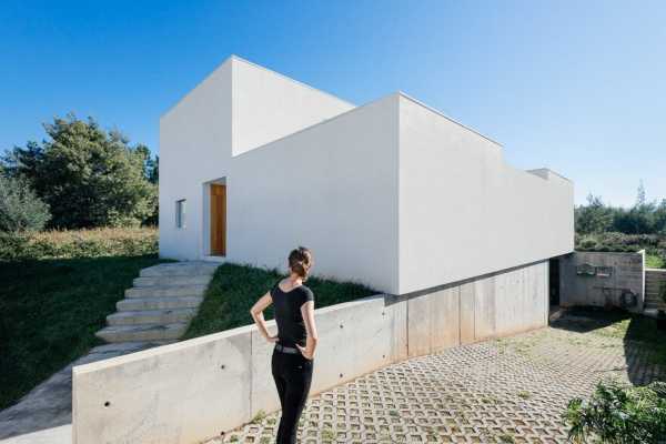 Coimbra House / Branco-DelRio Arquitectos